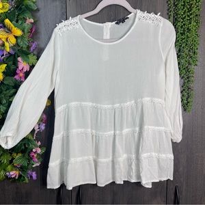 _💙2/$40💙POL White Tiered Tunic Blouse Size Medium